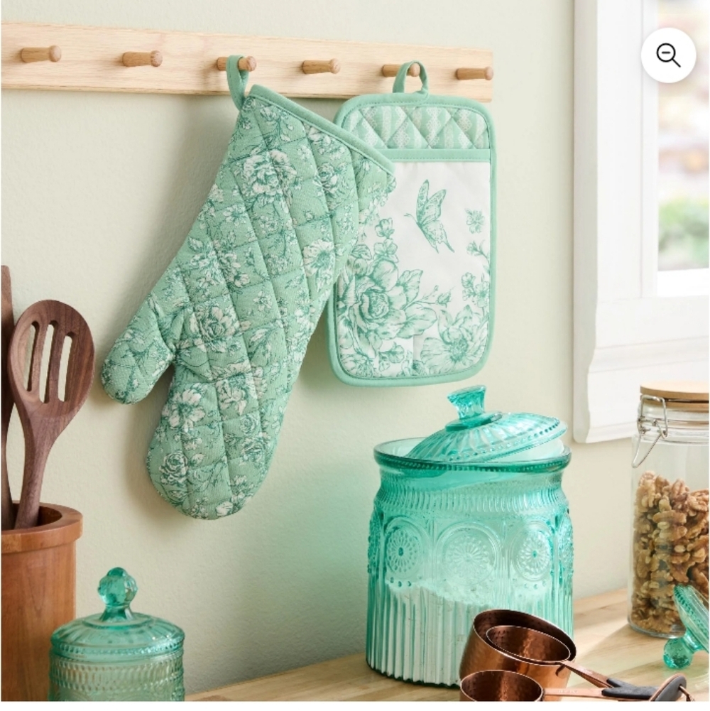 The Pioneer Woman Agatha 2-Piece Oven Mitt & Pot Holder Set, Green